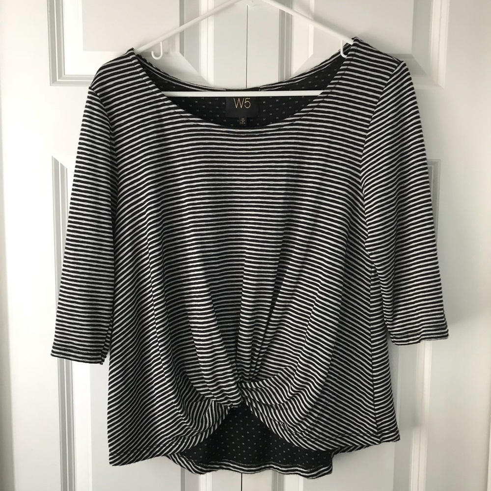 W5 striped twist front shirt. Sz.M